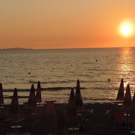 Noemi Apartment San Vincenzo Cameră foto